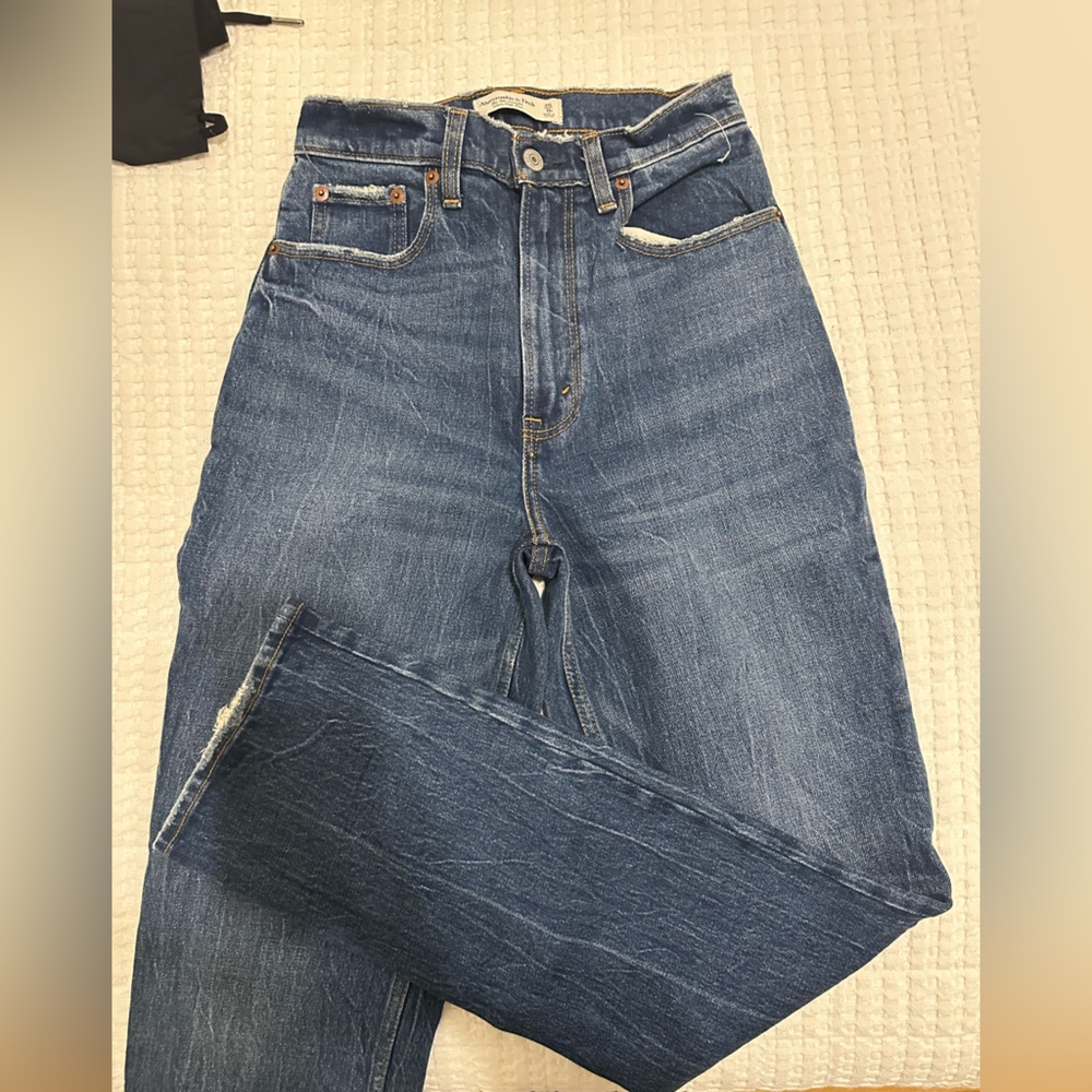 Abercrombie & Fitch ulta high rise 90’s straight CURVE LOVE 25/0